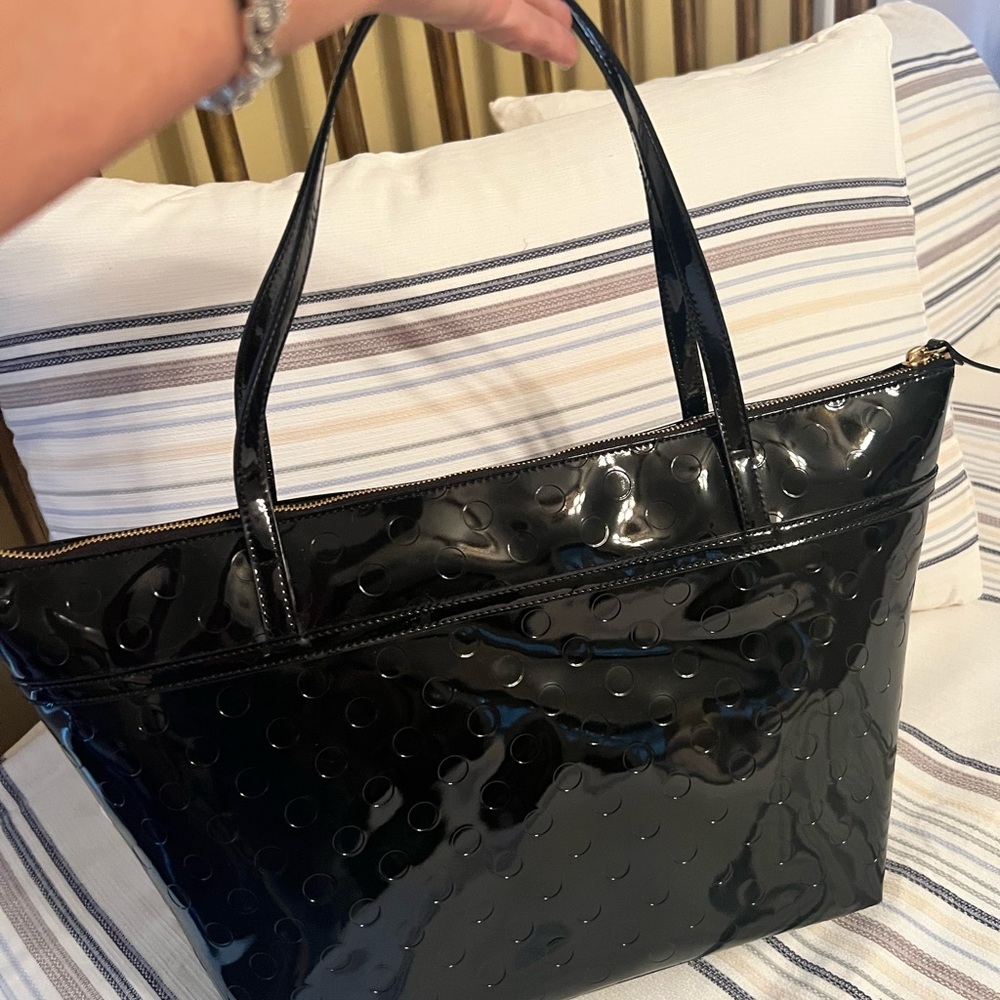 NWT. Kate Spade Large Patent Leather Tote Bag. - Picture 4 of 6